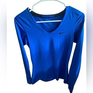 Nike vneck long sleeve size m